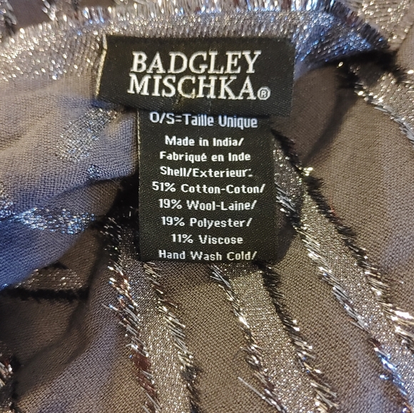 Badgley Mischka Metallic Herringbone Wrap - Picture 7 of 7